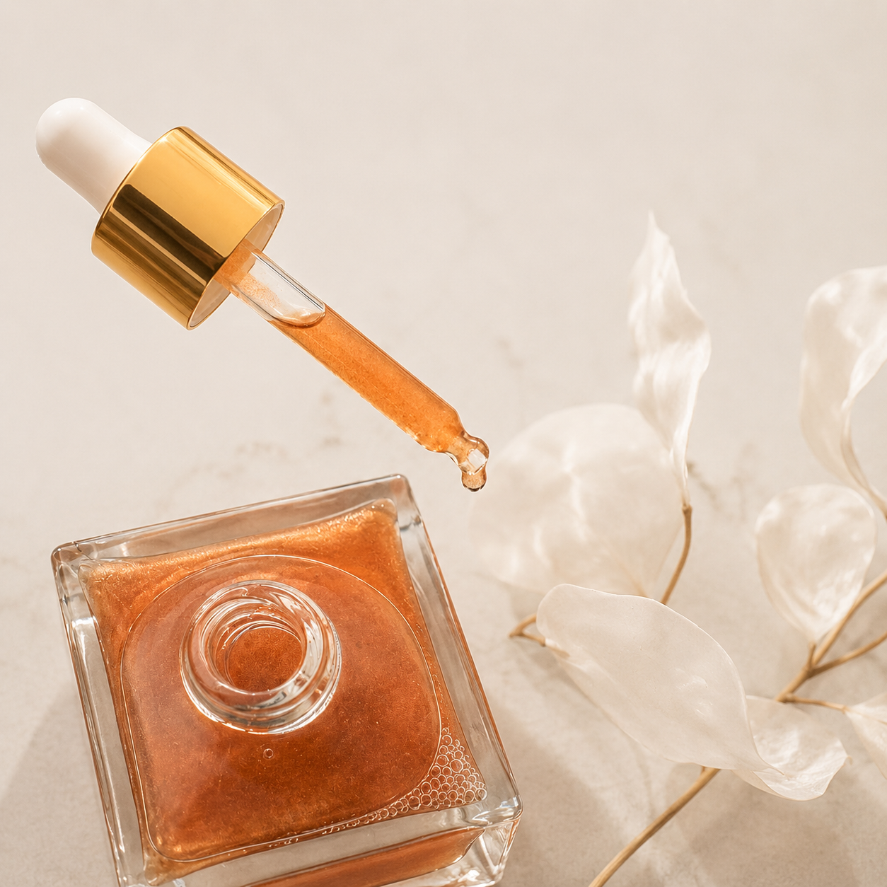 Illuminating Body Oil- Cashmere Amber